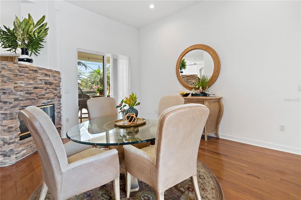 En Venta: $799,000 (4 camas, 4 baños, 3569 Pies cuadrados)