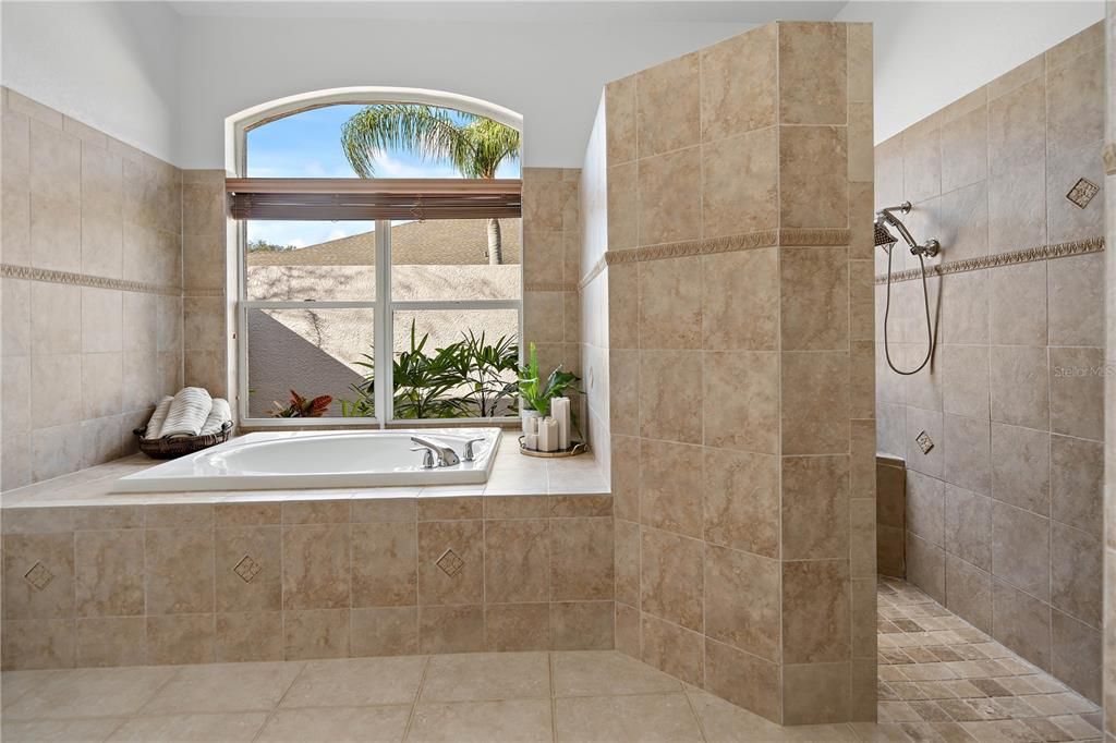 En Venta: $799,000 (4 camas, 4 baños, 3569 Pies cuadrados)