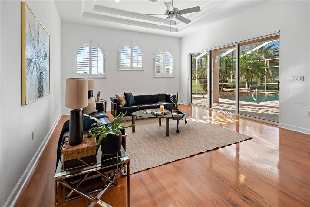 En Venta: $799,000 (4 camas, 4 baños, 3569 Pies cuadrados)