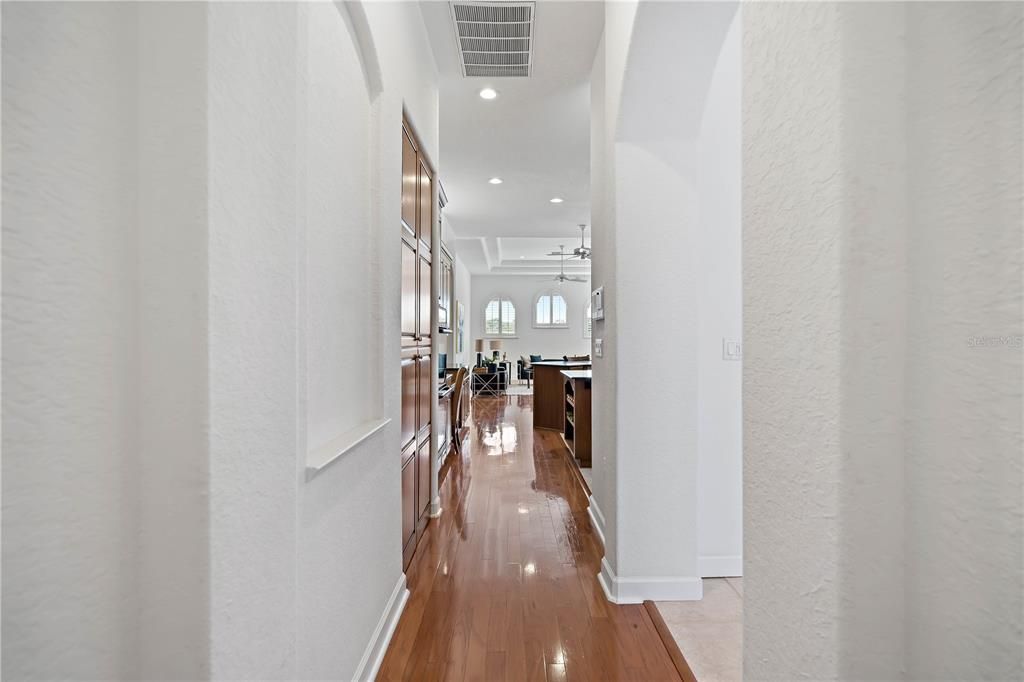 En Venta: $799,000 (4 camas, 4 baños, 3569 Pies cuadrados)