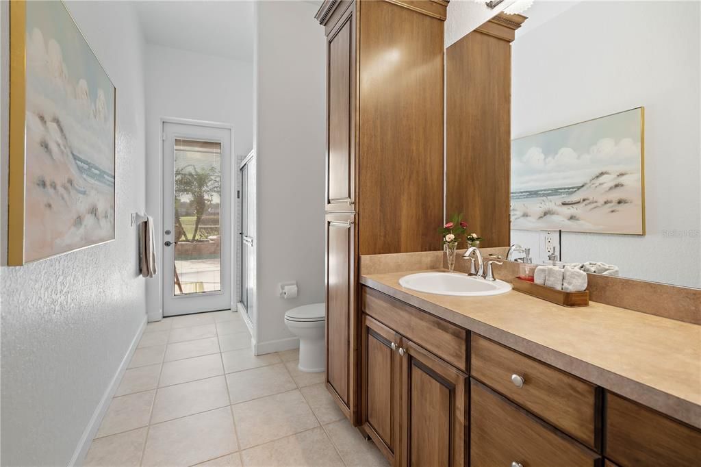 En Venta: $799,000 (4 camas, 4 baños, 3569 Pies cuadrados)