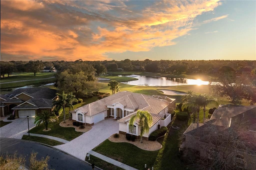 En Venta: $799,000 (4 camas, 4 baños, 3569 Pies cuadrados)