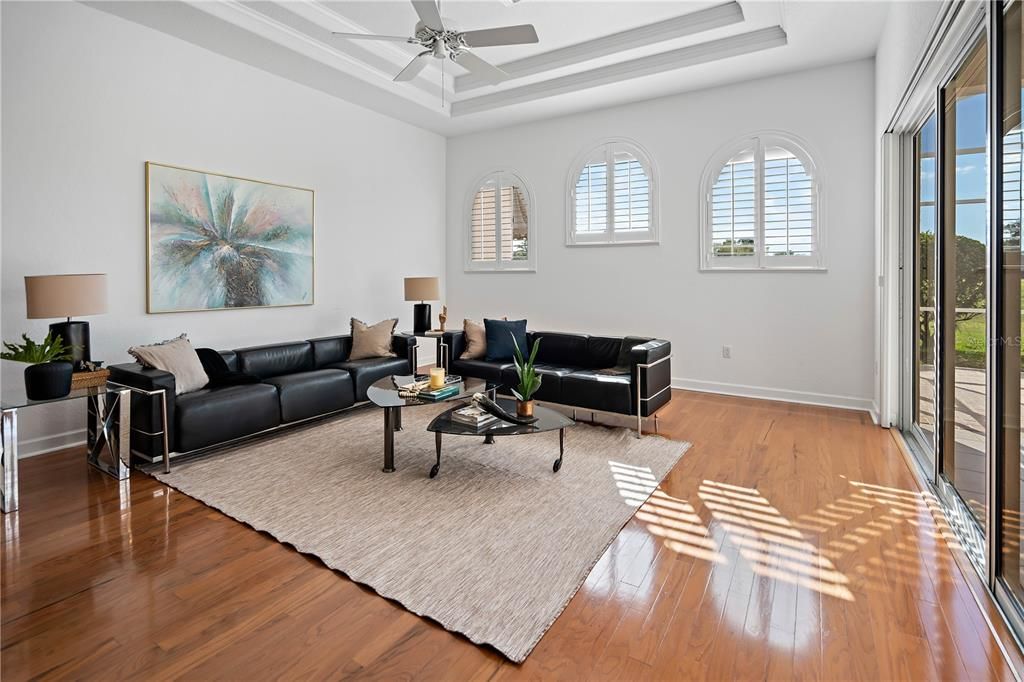 En Venta: $799,000 (4 camas, 4 baños, 3569 Pies cuadrados)