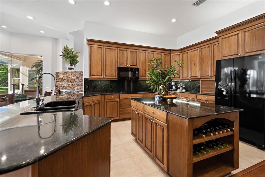 En Venta: $799,000 (4 camas, 4 baños, 3569 Pies cuadrados)