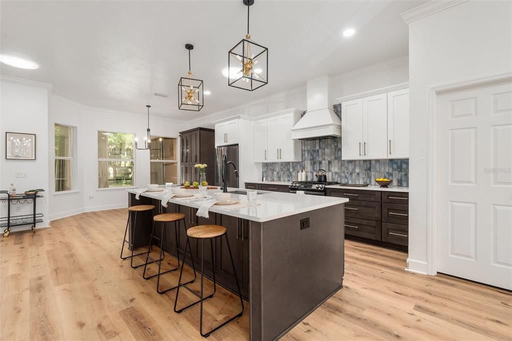 待售: $690,000 (4 贝兹, 3 浴室, 2963 平方英尺)