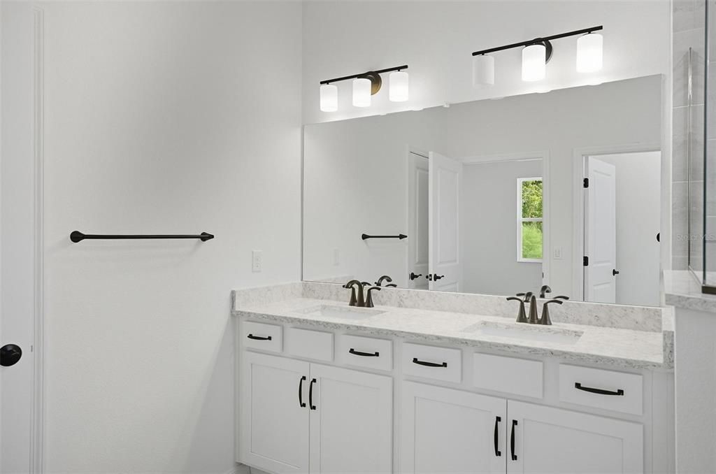 Под контрактом: $419,900 (3 спален, 2 ванн, 2034 Квадратных фут)