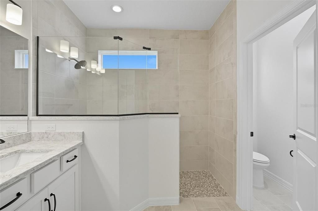 Под контрактом: $419,900 (3 спален, 2 ванн, 2034 Квадратных фут)