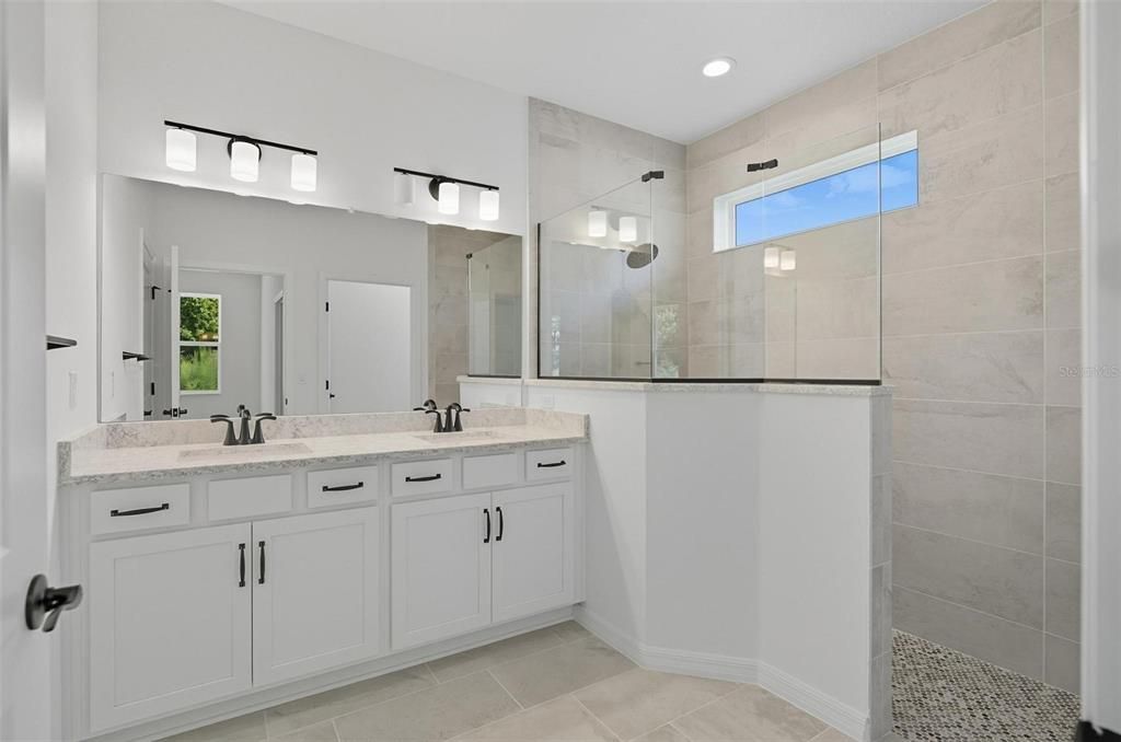 Под контрактом: $419,900 (3 спален, 2 ванн, 2034 Квадратных фут)