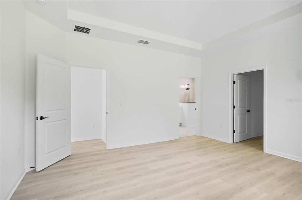 Под контрактом: $419,900 (3 спален, 2 ванн, 2034 Квадратных фут)