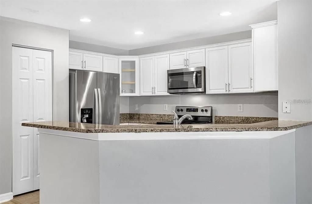 待售: $230,000 (3 贝兹, 2 浴室, 1787 平方英尺)