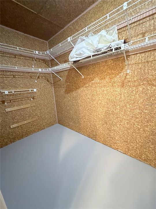 For Rent: $1,800 (4 beds, 2 baths, 1890 Square Feet)