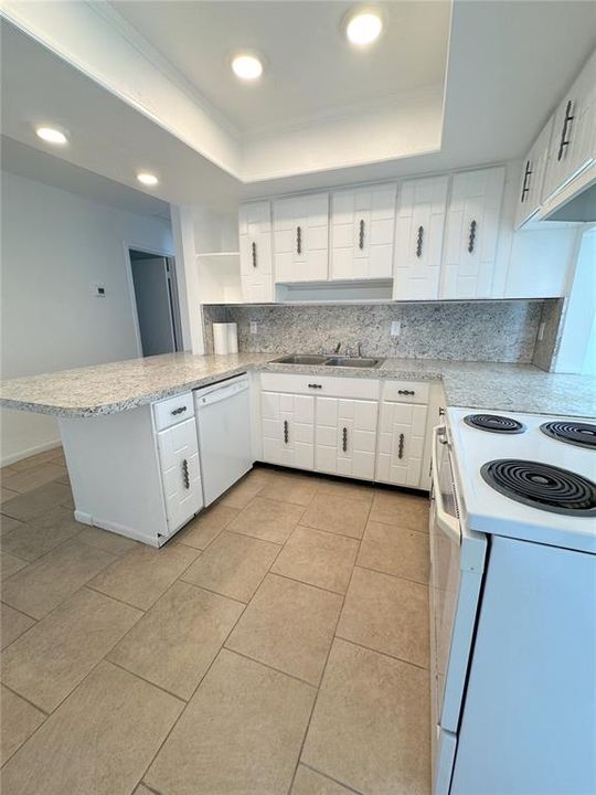 For Rent: $1,800 (4 beds, 2 baths, 1890 Square Feet)