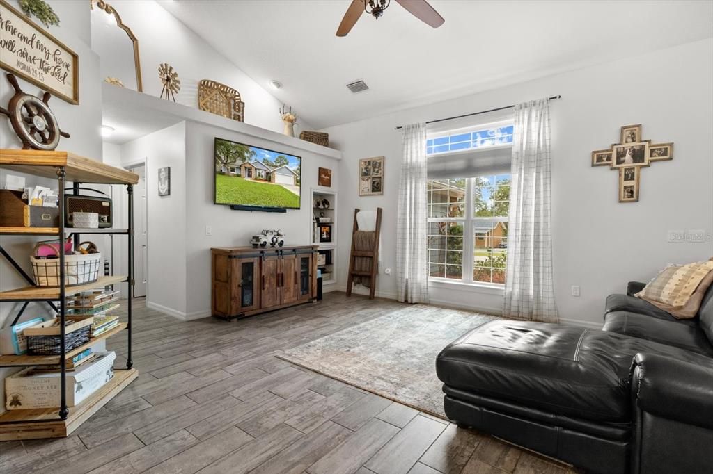 待售: $349,000 (3 贝兹, 2 浴室, 1808 平方英尺)