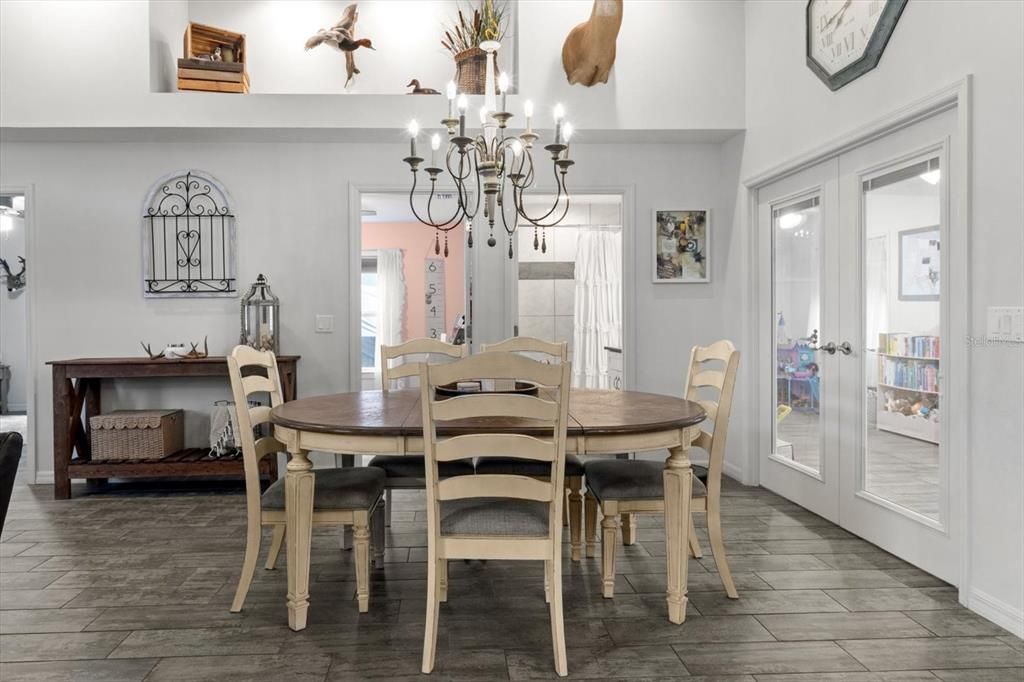 待售: $349,000 (3 贝兹, 2 浴室, 1808 平方英尺)