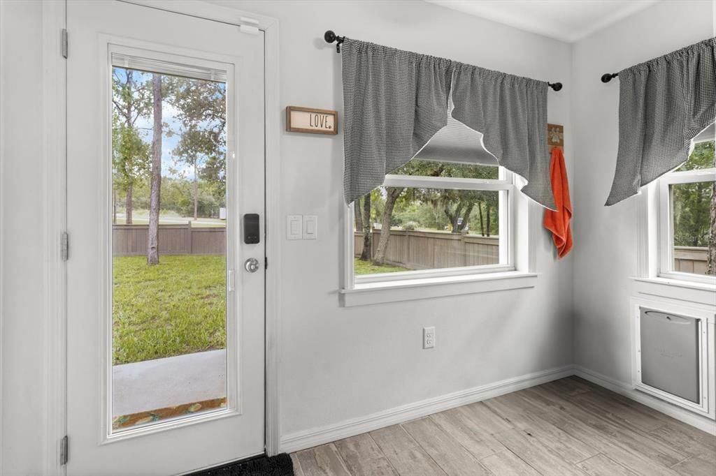 待售: $349,000 (3 贝兹, 2 浴室, 1808 平方英尺)