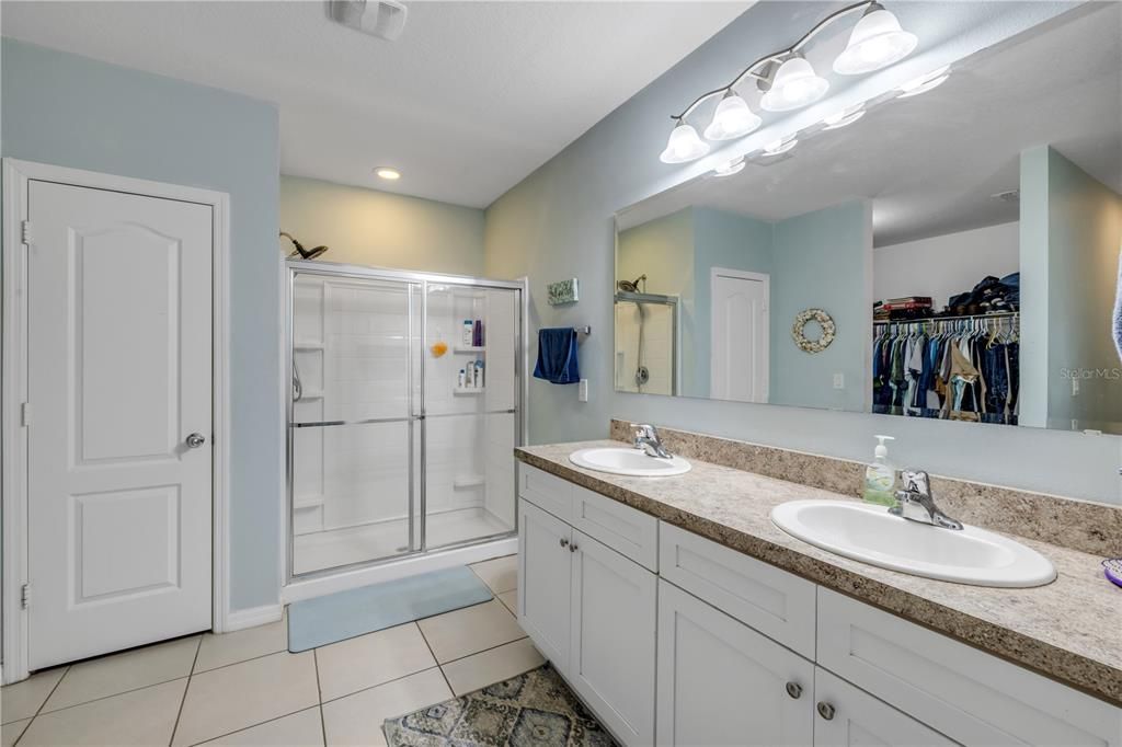 Active With Contract: $344,900 (3 beds, 2 baths, 1774 Square Feet)