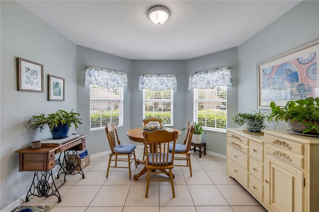 Active With Contract: $344,900 (3 beds, 2 baths, 1774 Square Feet)