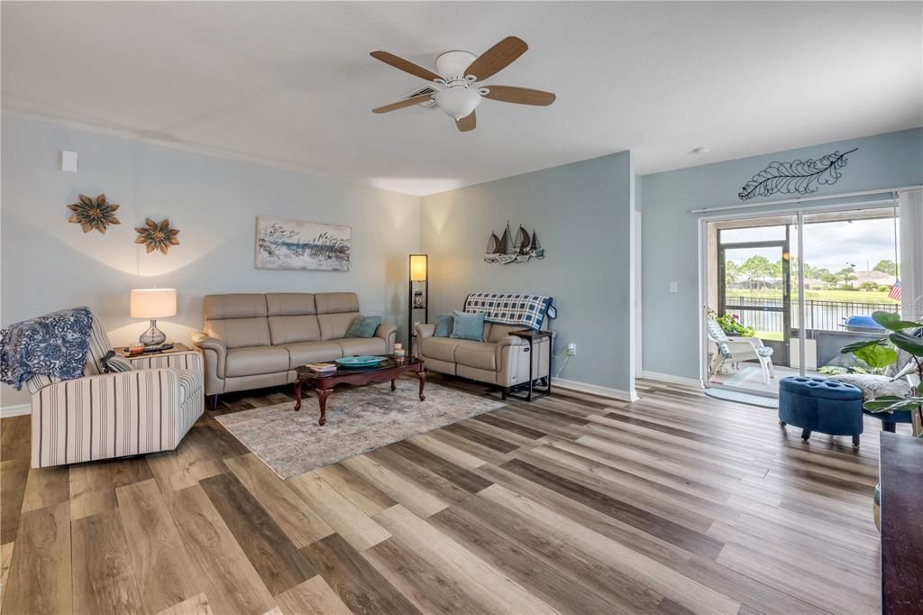 Active With Contract: $344,900 (3 beds, 2 baths, 1774 Square Feet)