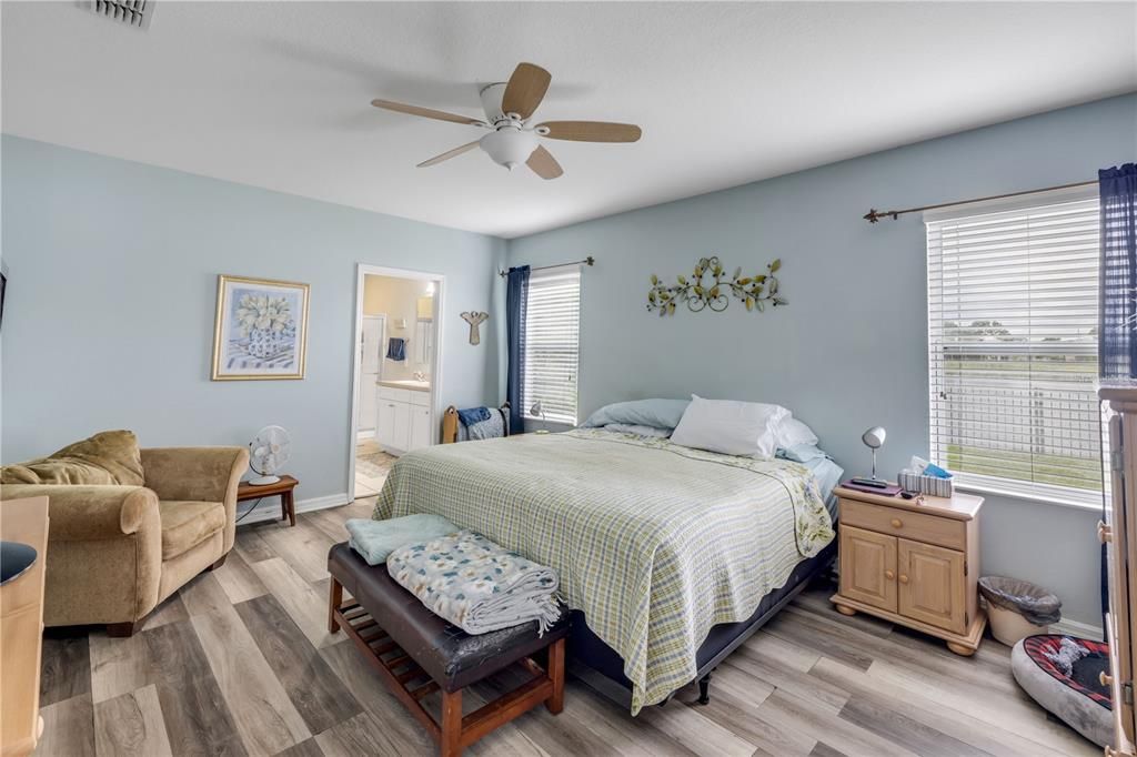 Active With Contract: $344,900 (3 beds, 2 baths, 1774 Square Feet)