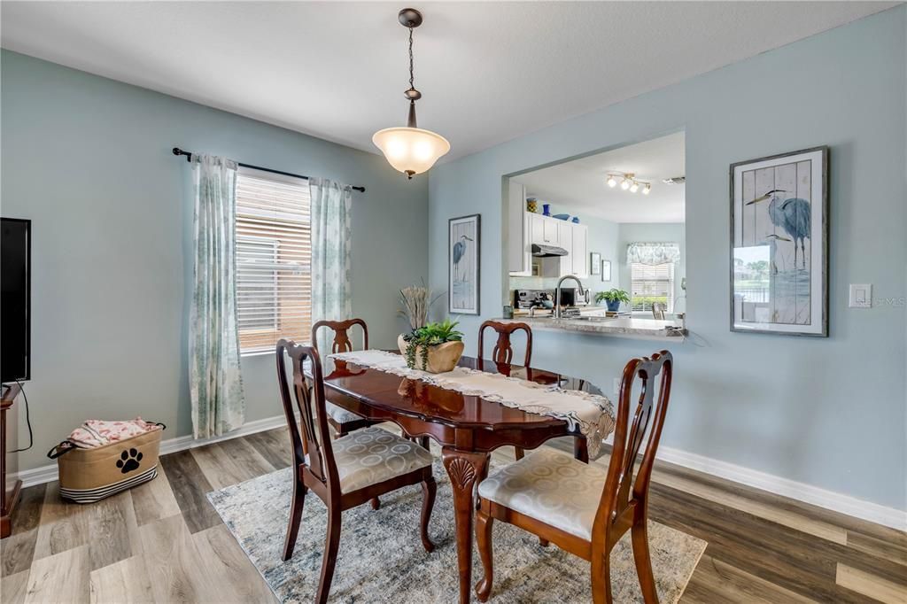 Active With Contract: $344,900 (3 beds, 2 baths, 1774 Square Feet)