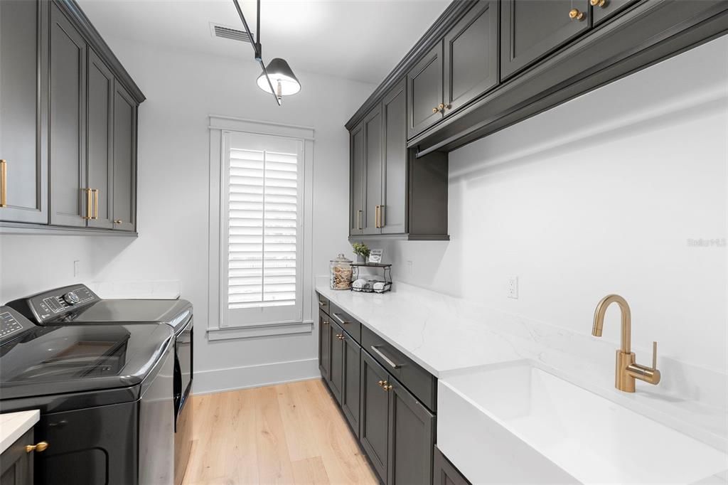 待售: $2,750,000 (5 贝兹, 5 浴室, 4800 平方英尺)