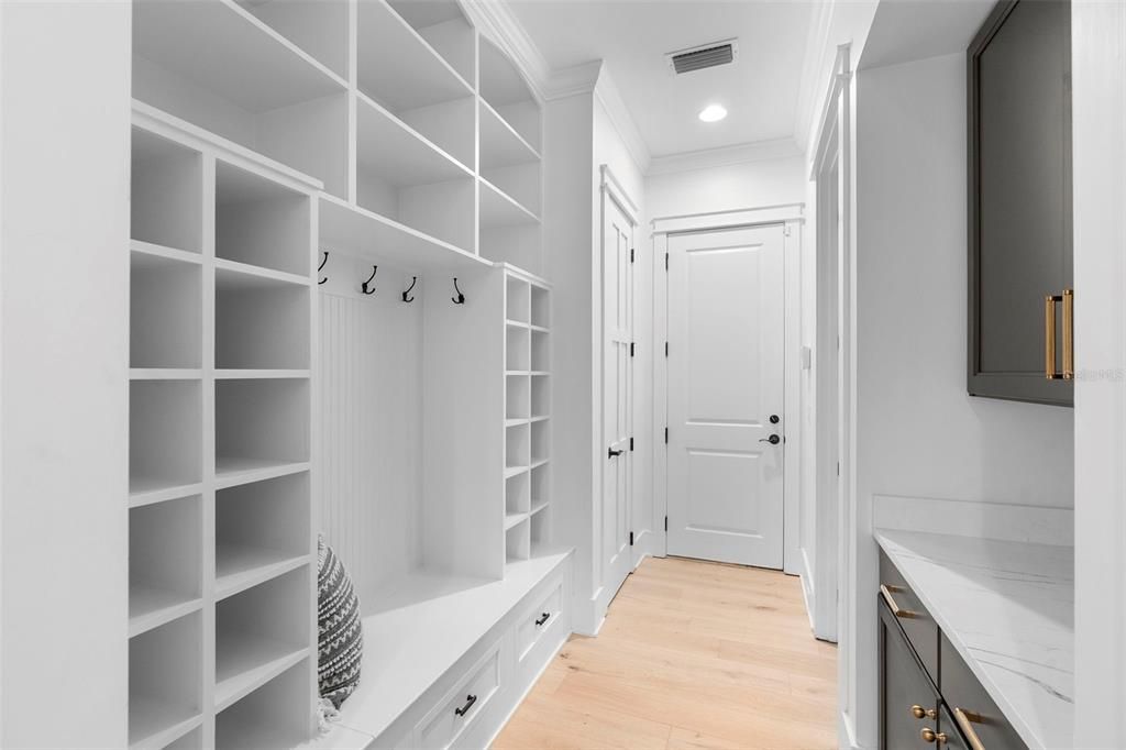 待售: $2,750,000 (5 贝兹, 5 浴室, 4800 平方英尺)