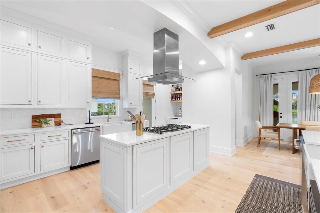 待售: $2,750,000 (5 贝兹, 5 浴室, 4800 平方英尺)