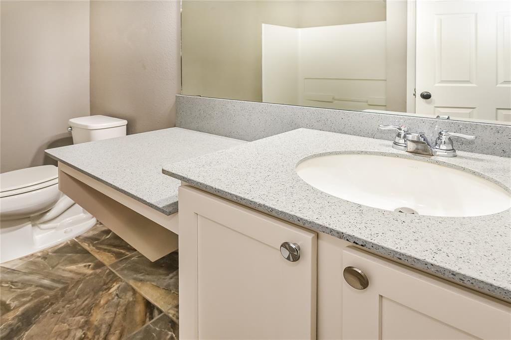 На продажу: $419,000 (4 спален, 2 ванн, 1997 Квадратных фут)