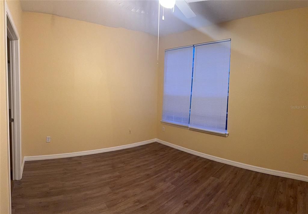 For Sale: $205,000 (2 beds, 2 baths, 1032 Square Feet)