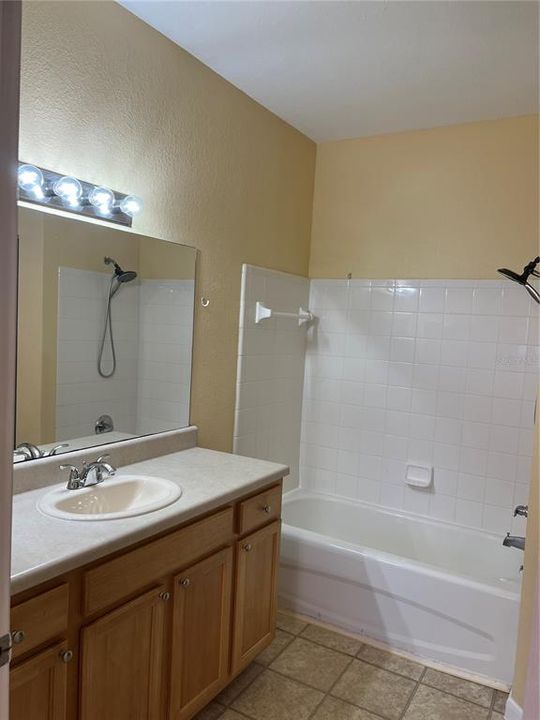 For Sale: $205,000 (2 beds, 2 baths, 1032 Square Feet)