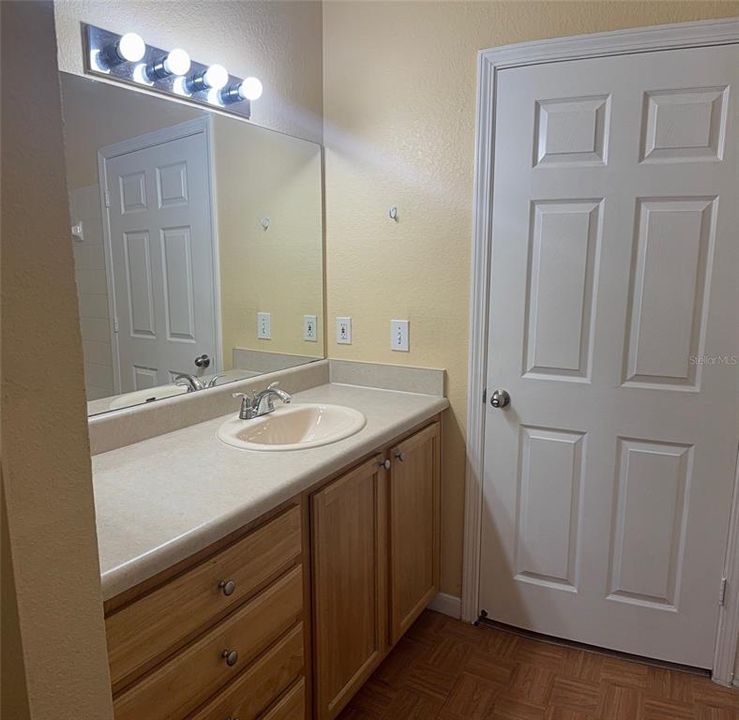 For Sale: $205,000 (2 beds, 2 baths, 1032 Square Feet)