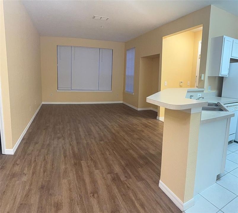 For Sale: $205,000 (2 beds, 2 baths, 1032 Square Feet)