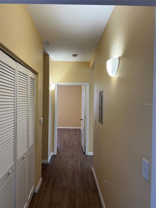 For Sale: $205,000 (2 beds, 2 baths, 1032 Square Feet)