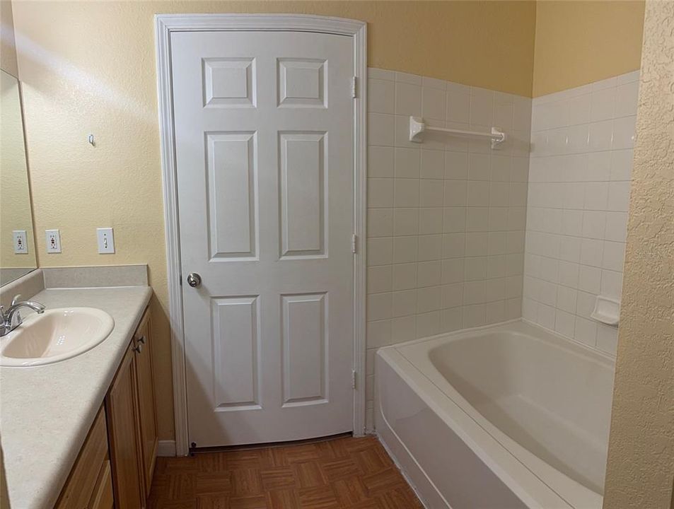 For Sale: $205,000 (2 beds, 2 baths, 1032 Square Feet)