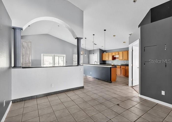 На продажу: $272,600 (3 спален, 2 ванн, 1808 Квадратных фут)