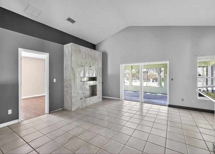 На продажу: $272,600 (3 спален, 2 ванн, 1808 Квадратных фут)