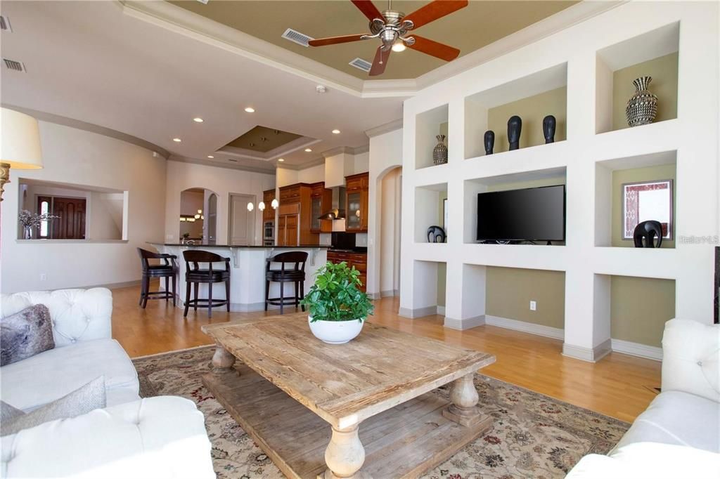 For Rent: $9,100 (5 beds, 4 baths, 6135 Square Feet)