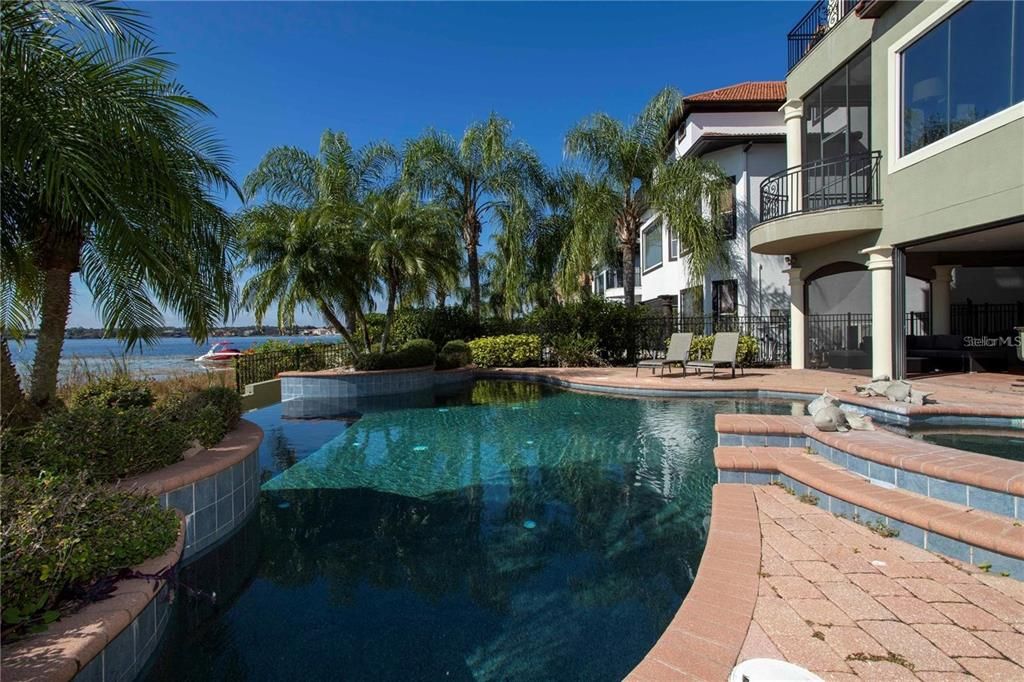 For Rent: $9,100 (5 beds, 4 baths, 6135 Square Feet)