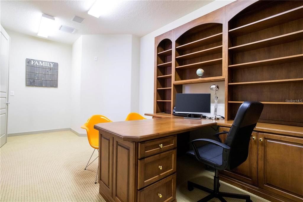 For Rent: $9,100 (5 beds, 4 baths, 6135 Square Feet)