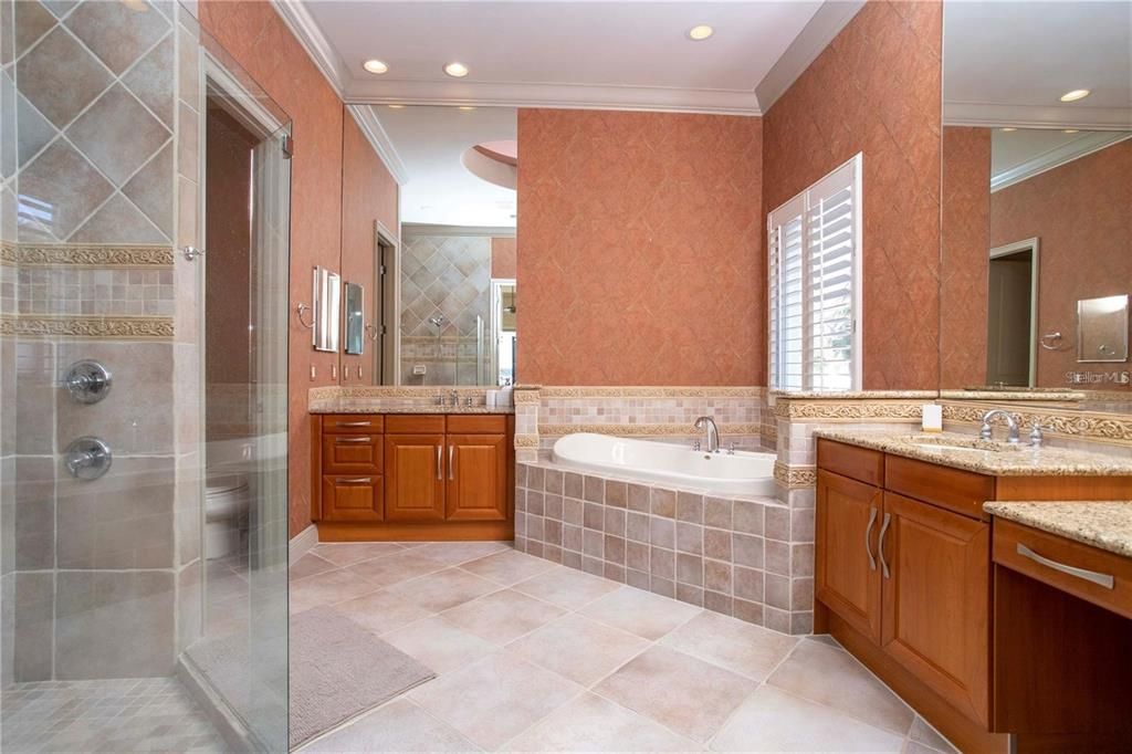 For Rent: $9,100 (5 beds, 4 baths, 6135 Square Feet)