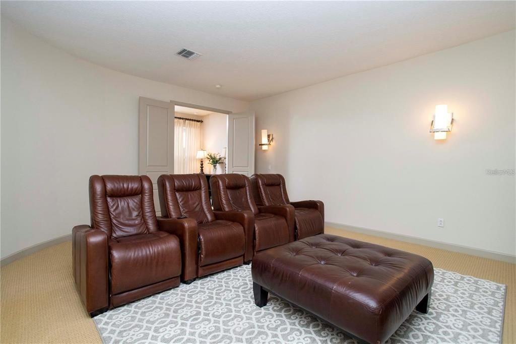 For Rent: $9,100 (5 beds, 4 baths, 6135 Square Feet)