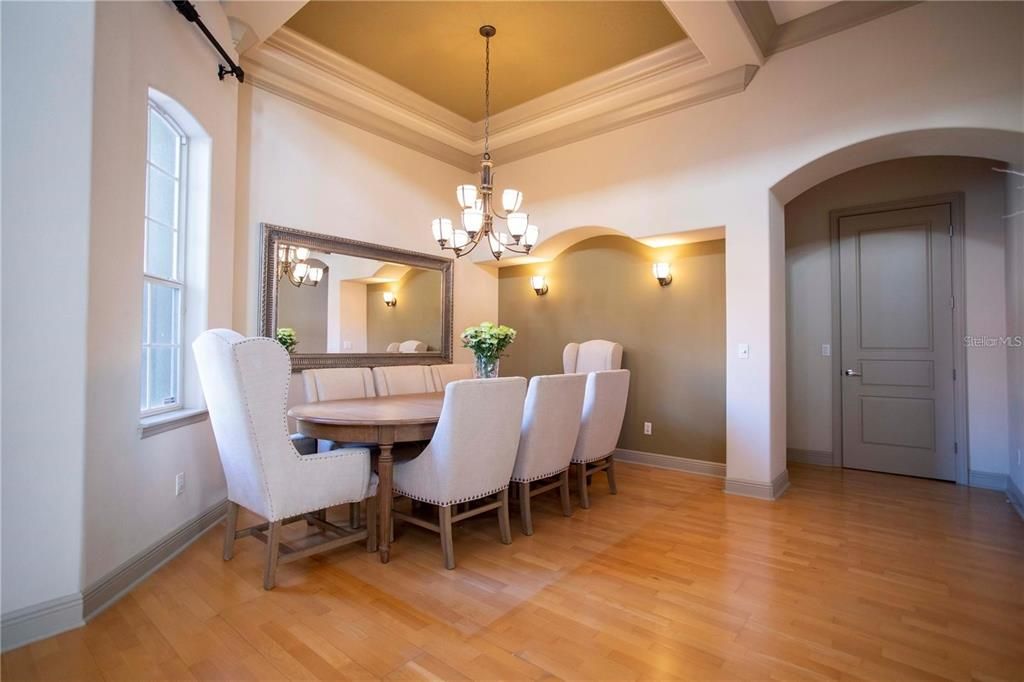 For Rent: $9,100 (5 beds, 4 baths, 6135 Square Feet)