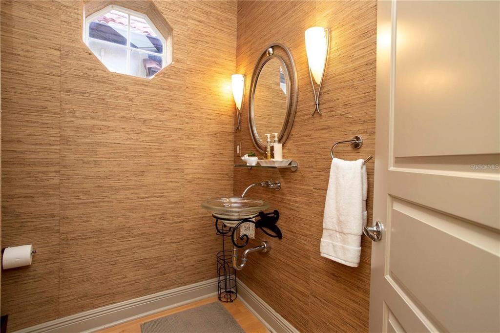 For Rent: $9,100 (5 beds, 4 baths, 6135 Square Feet)