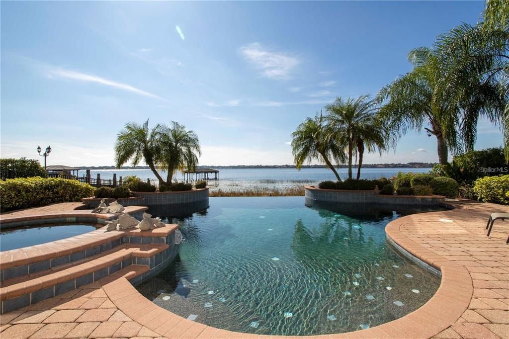 For Rent: $9,100 (5 beds, 4 baths, 6135 Square Feet)