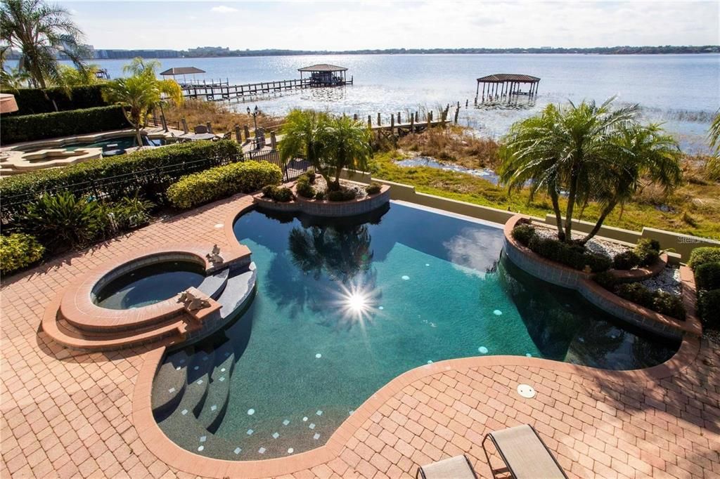 For Rent: $9,100 (5 beds, 4 baths, 6135 Square Feet)