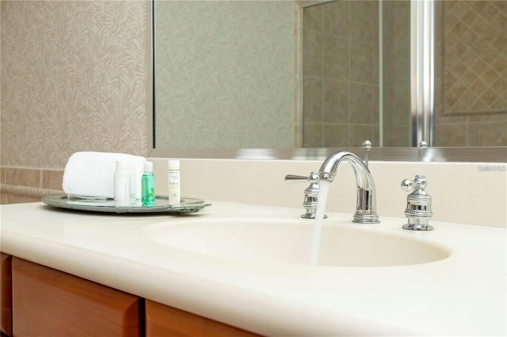 For Rent: $9,100 (5 beds, 4 baths, 6135 Square Feet)