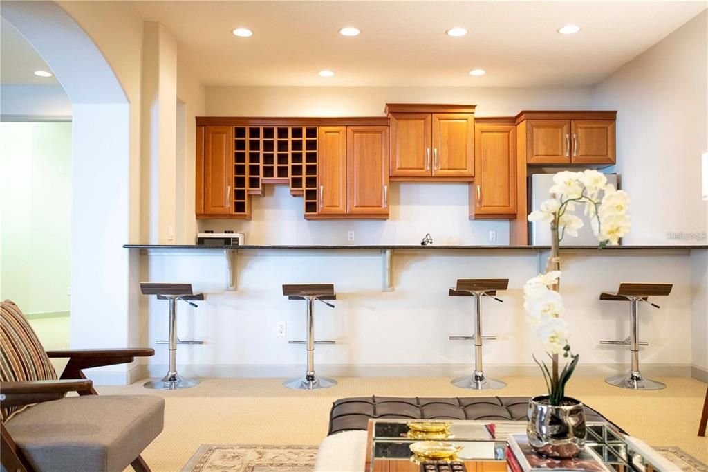 For Rent: $9,100 (5 beds, 4 baths, 6135 Square Feet)