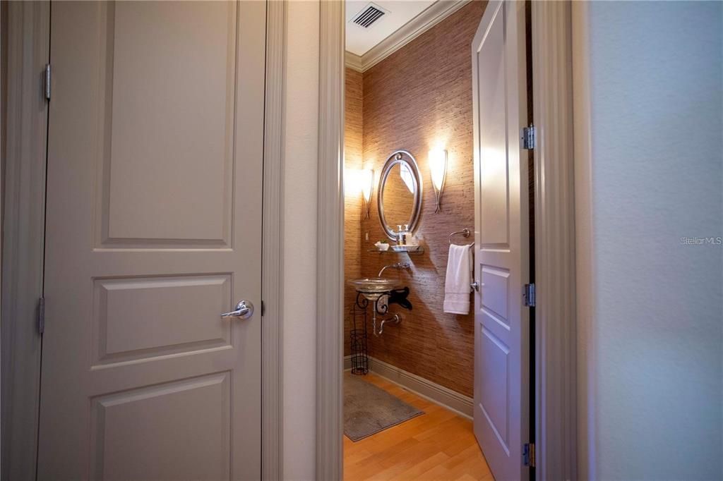 For Rent: $9,100 (5 beds, 4 baths, 6135 Square Feet)