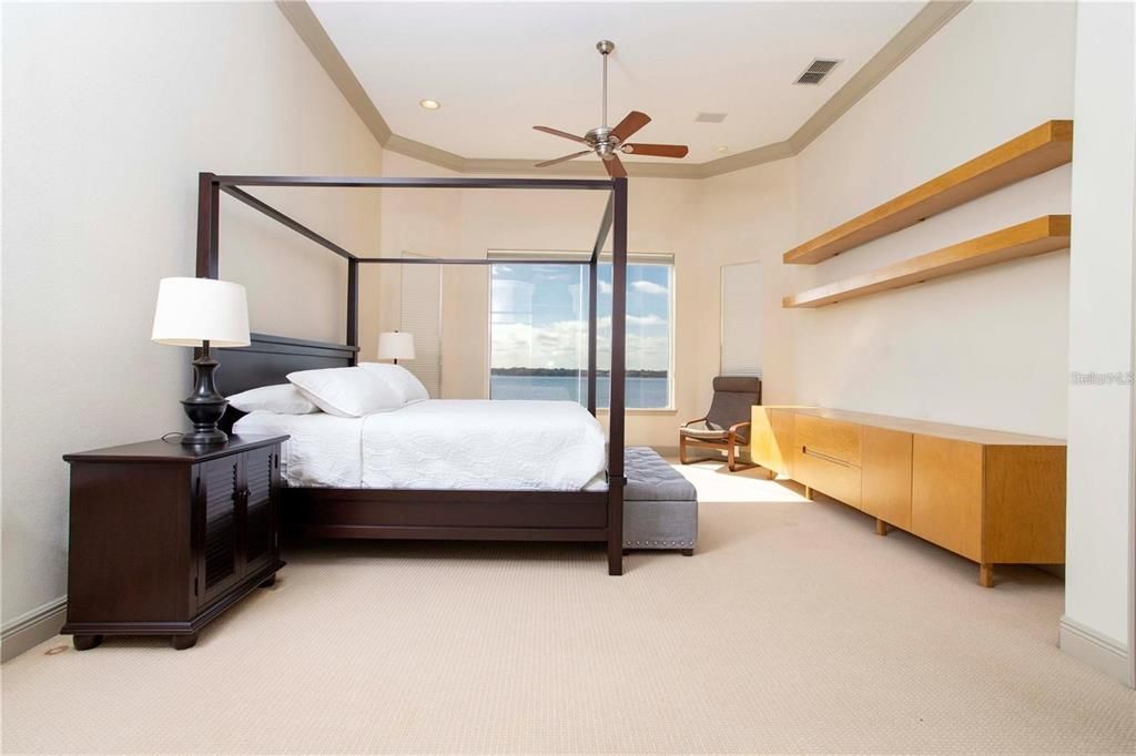 For Rent: $9,100 (5 beds, 4 baths, 6135 Square Feet)