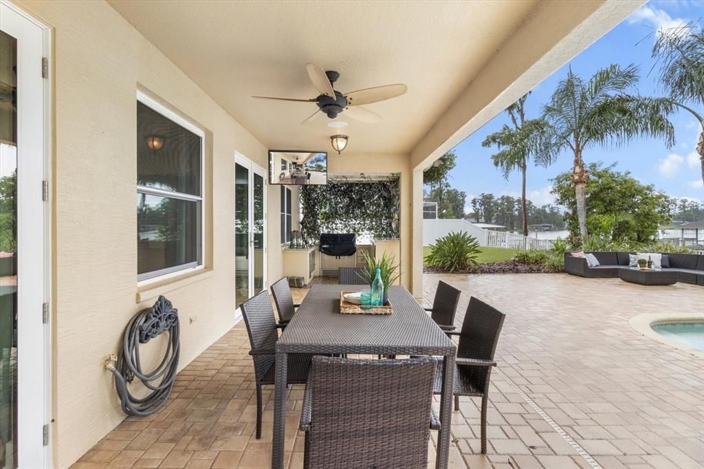 На продажу: $1,399,999 (5 спален, 3 ванн, 3088 Квадратных фут)